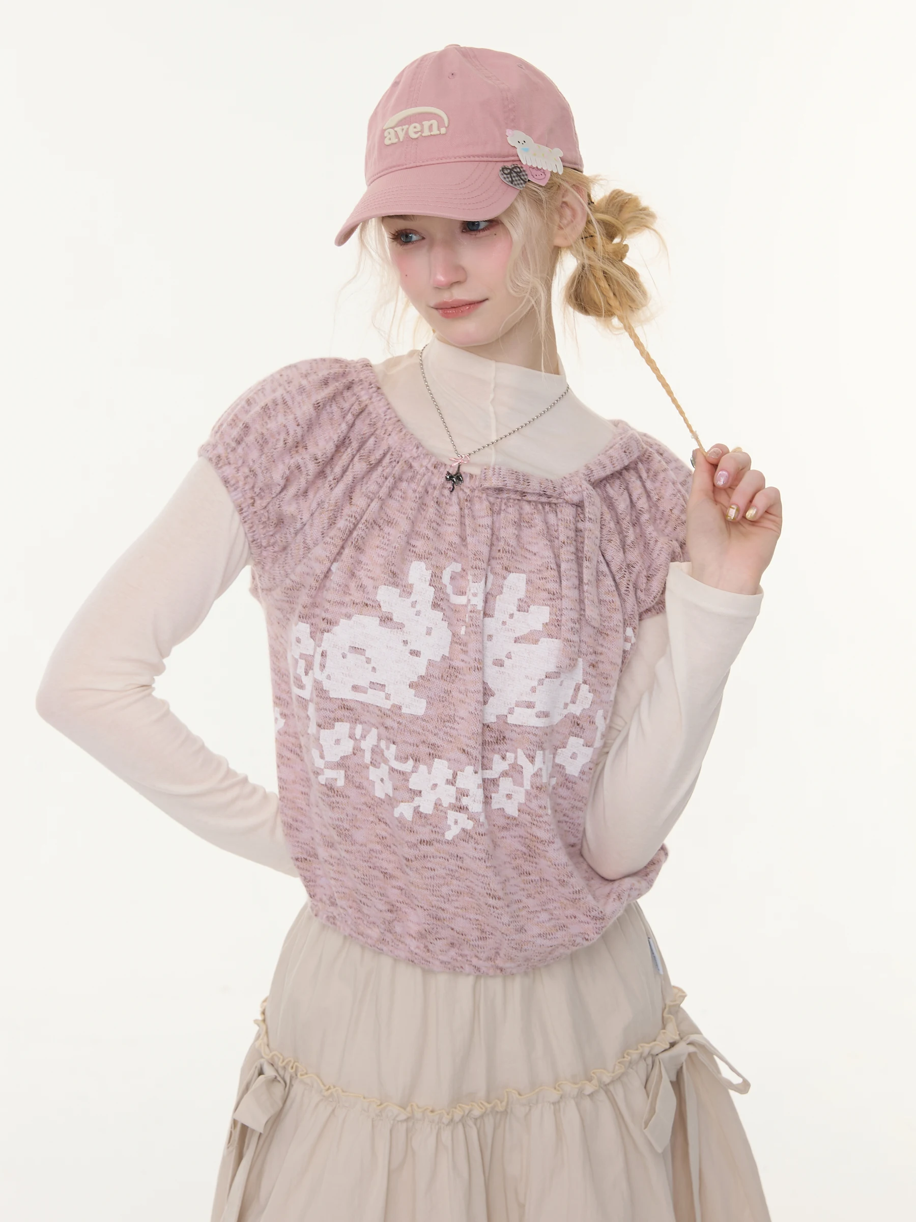 

Весенне-летний вязаный топ с принтом кролика и куклы, женская модная футболка из смесового полиэстера с коротким рукавом и воротником-стойкой