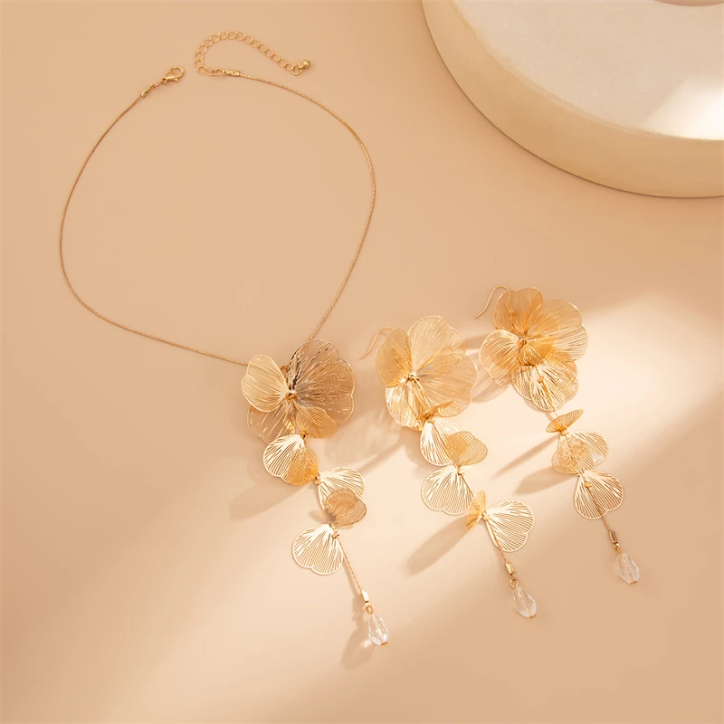 European American Exaggerated Gingko Leaf Tassel Long Necklace for Women Trend Temperament Pull Collar Jewelry Accessories Gifts