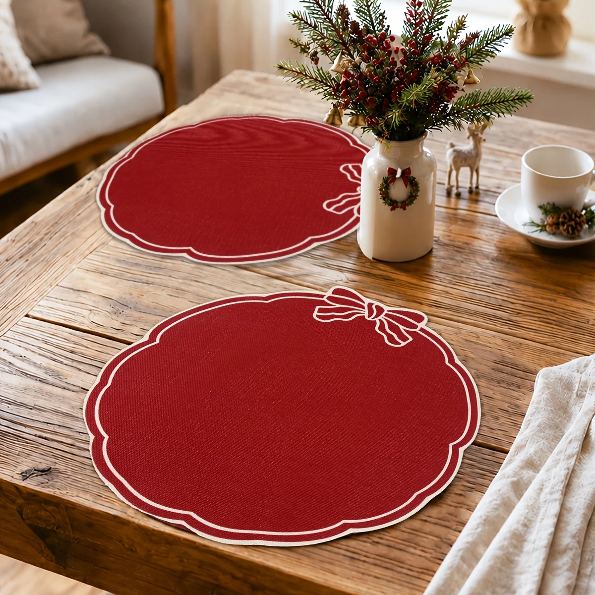 VIKAMA Solid Red Wavy Edge Round Placemat, Non Slip Washable Heat Resistant Dinner Mat, Xmas Holiday Kitchen Dining Decor