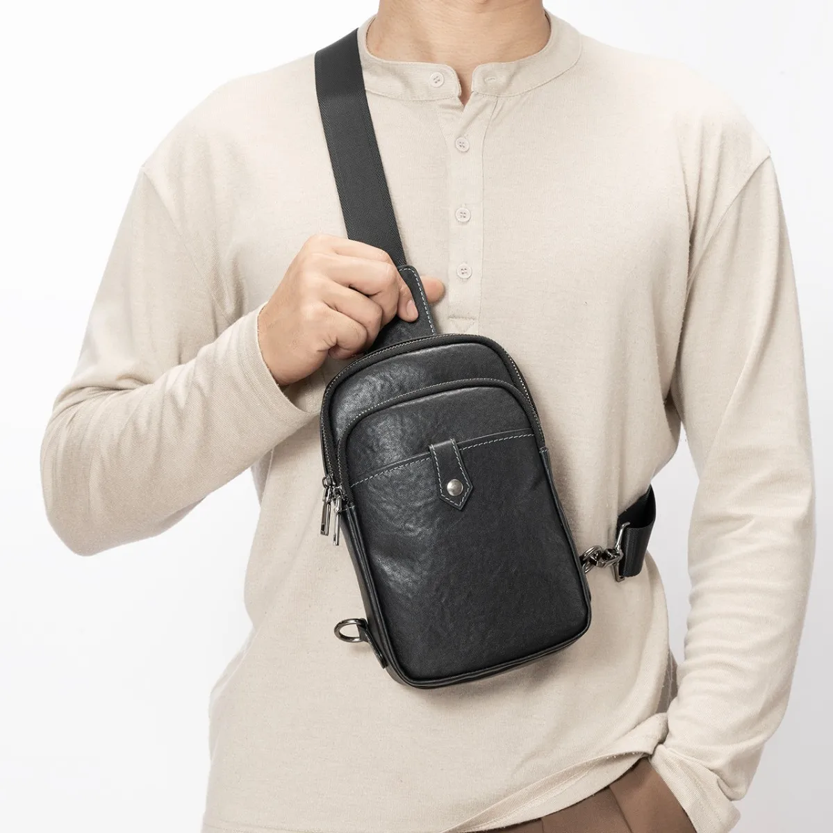 High-end men's genuine leather chest bag with multiple compartments, lightweight and multi-functional travel crossbody backpack