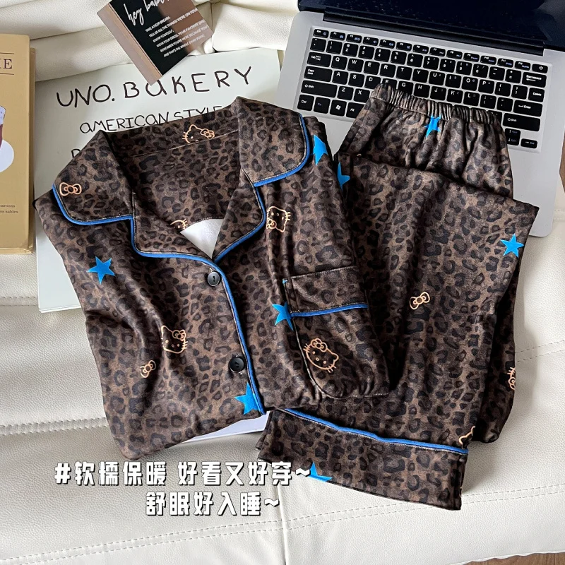 Pijamas femininos com estampa de leopardo KT escovado, conjunto de terno para casa confortável de veludo alemão, calças femininas quentes de veludo fino de desenho animado