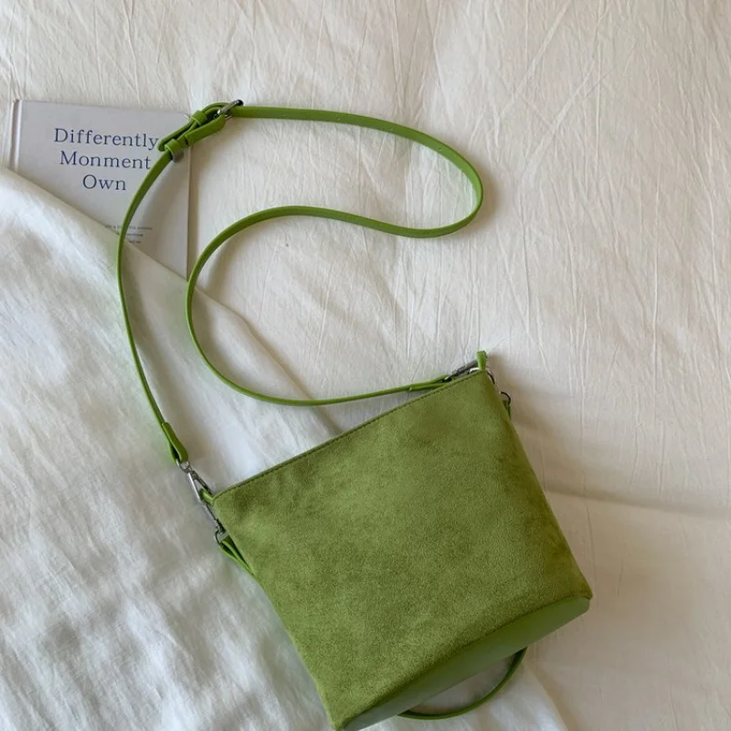 Bolso cruzado de moda para mujer con estilo clásico de París y diseño moderno perfecto para looks de moda diarios ​