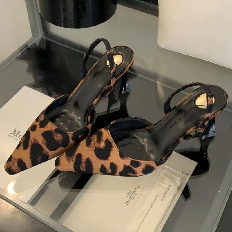 Sandales léopard pointues à talons hauts pour femmes, chaussures de bureau élégantes, chaussures de soirée à bride arrière, mode creuse, sexy, nouveau, 2025