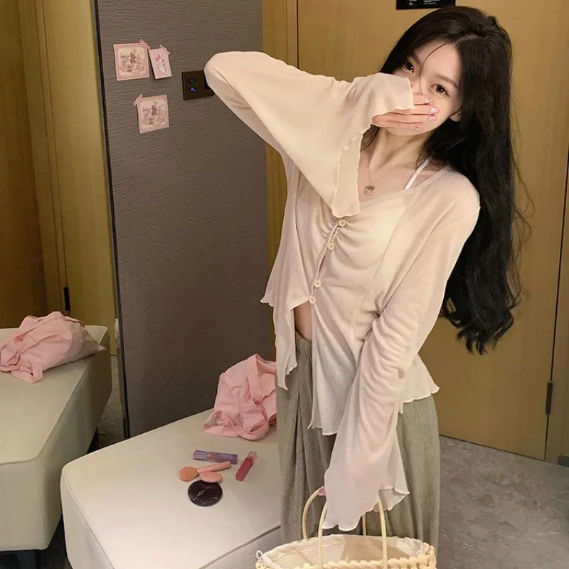 

Корейские модные рубашки женские однотонные однобортные рубашки с расклешенными рукавами для похудения тонкие уютные солнцезащитные уличные сексуальные женские повседневные рубашки для отдыха