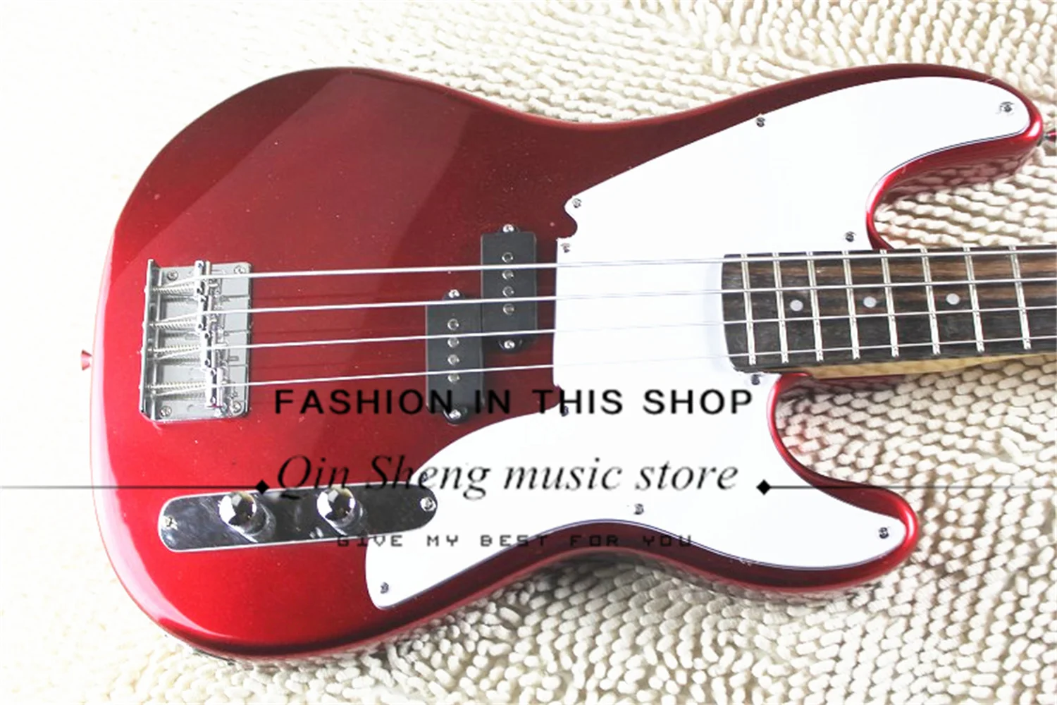 Metal red bass, 4-string bass guitar, basswood body, maple neck, rosewood fingerboard, white pickup board, fixed bridge