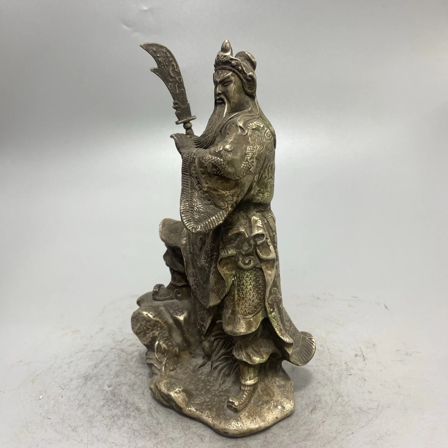 Old Bronze Gilded Silver Dragon texture Guan Gong Station Statue Guan Yunchang, Immortal Door God Buddha Worship Hall Town house