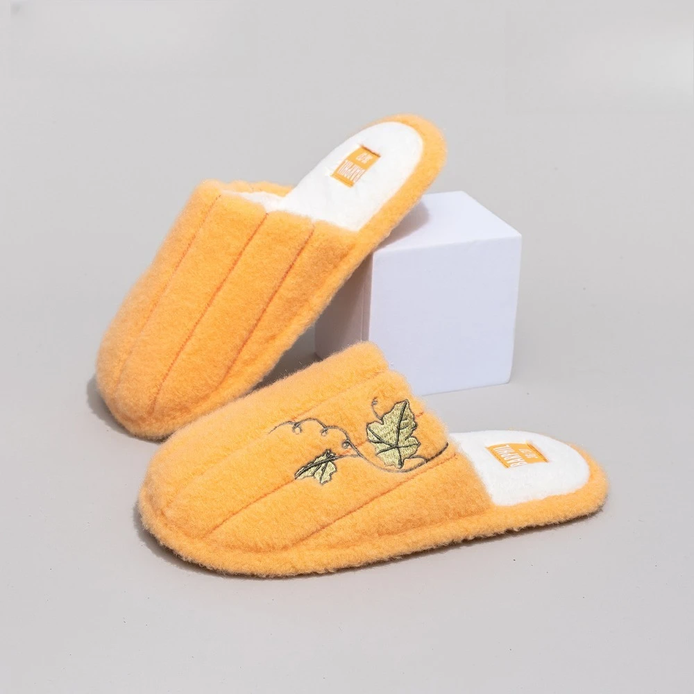 

Новые осенне-зимние женские домашние тапочки, теплые и удобные с очаровательным сыром и тыквой, с закрытым носком