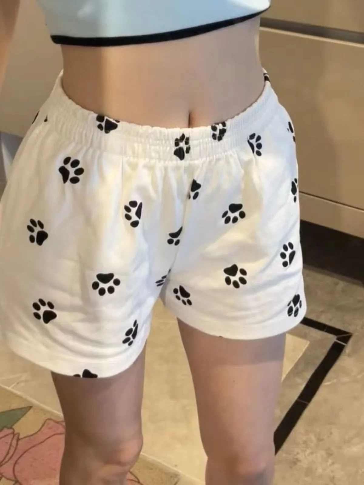 

Женские летние повседневные шорты с принтом собачьих лапок, с высокой талией, широкими штанинами, длиной три четверти, универсальные, для ношения на улице