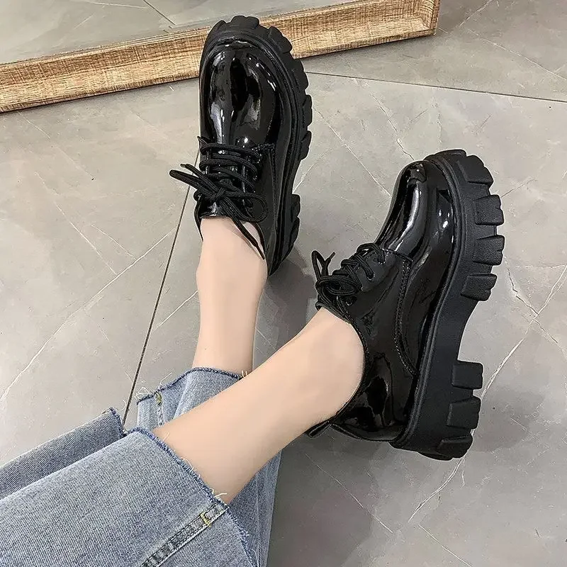 

Versatile Casual Women Shoes Platform Thick Sole Gear Decorated Little Leather Slip On British Style Big Size Size 35-43
