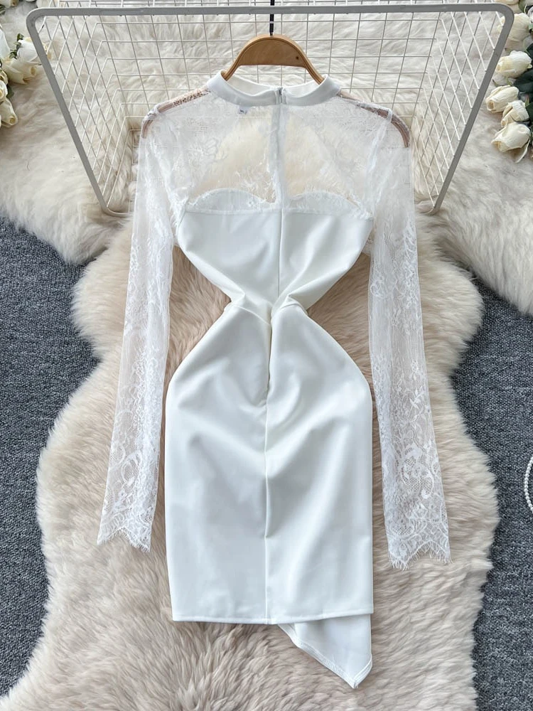 Foamlina Sexy Durchsichtiges Spitzen-Patchwork-Minikleid für Damen, O-Ausschnitt, Ausschnitt vorne, Brust, gepolstert, schmal, plissiert, unregelmäßiges Partykleid