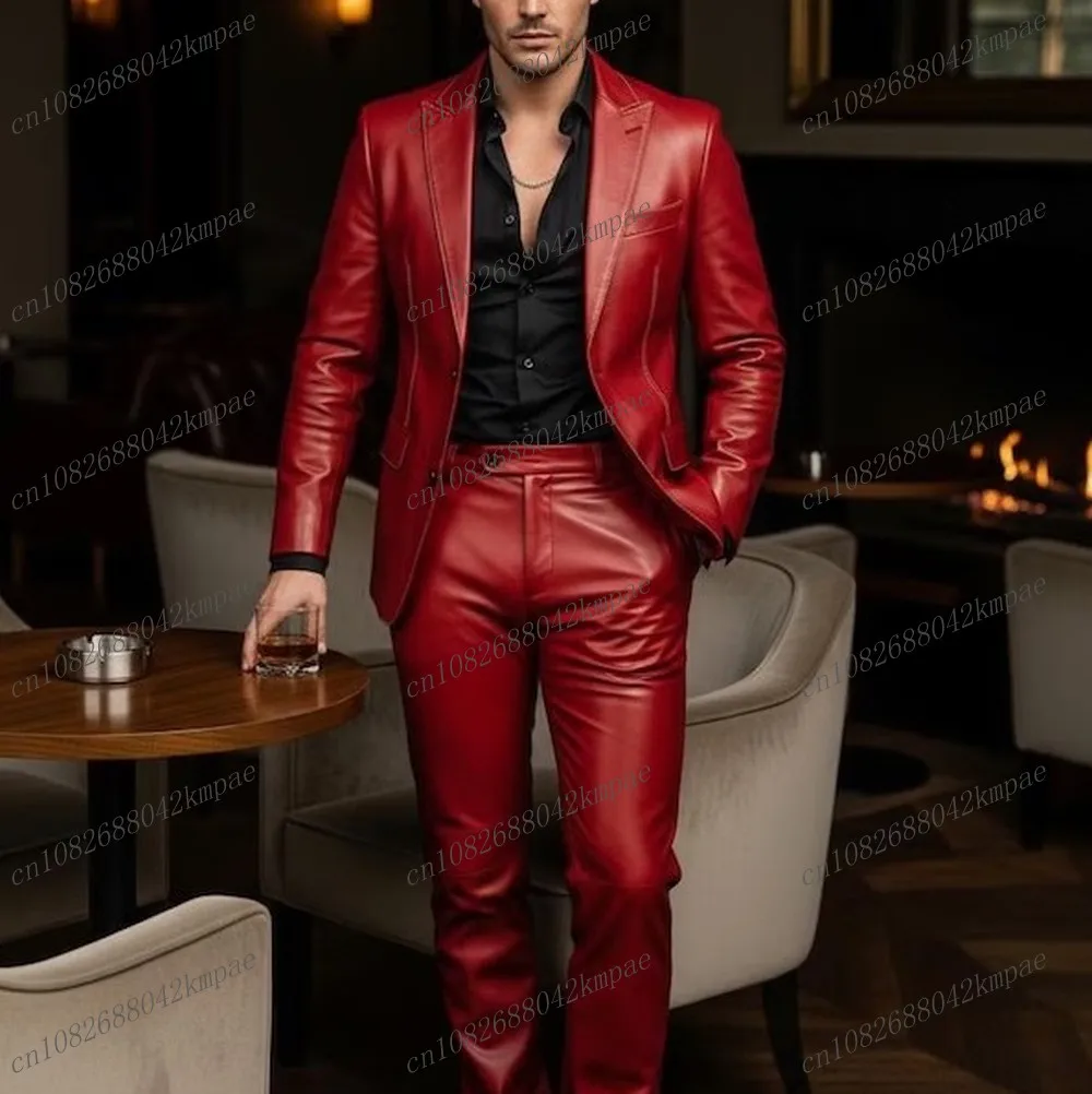 

Новый красный мужской кожаный костюм для торжественных мероприятий: свадьбы, выпускного, деловых встреч. Комплект из 2 предметов: пиджак и брюки.