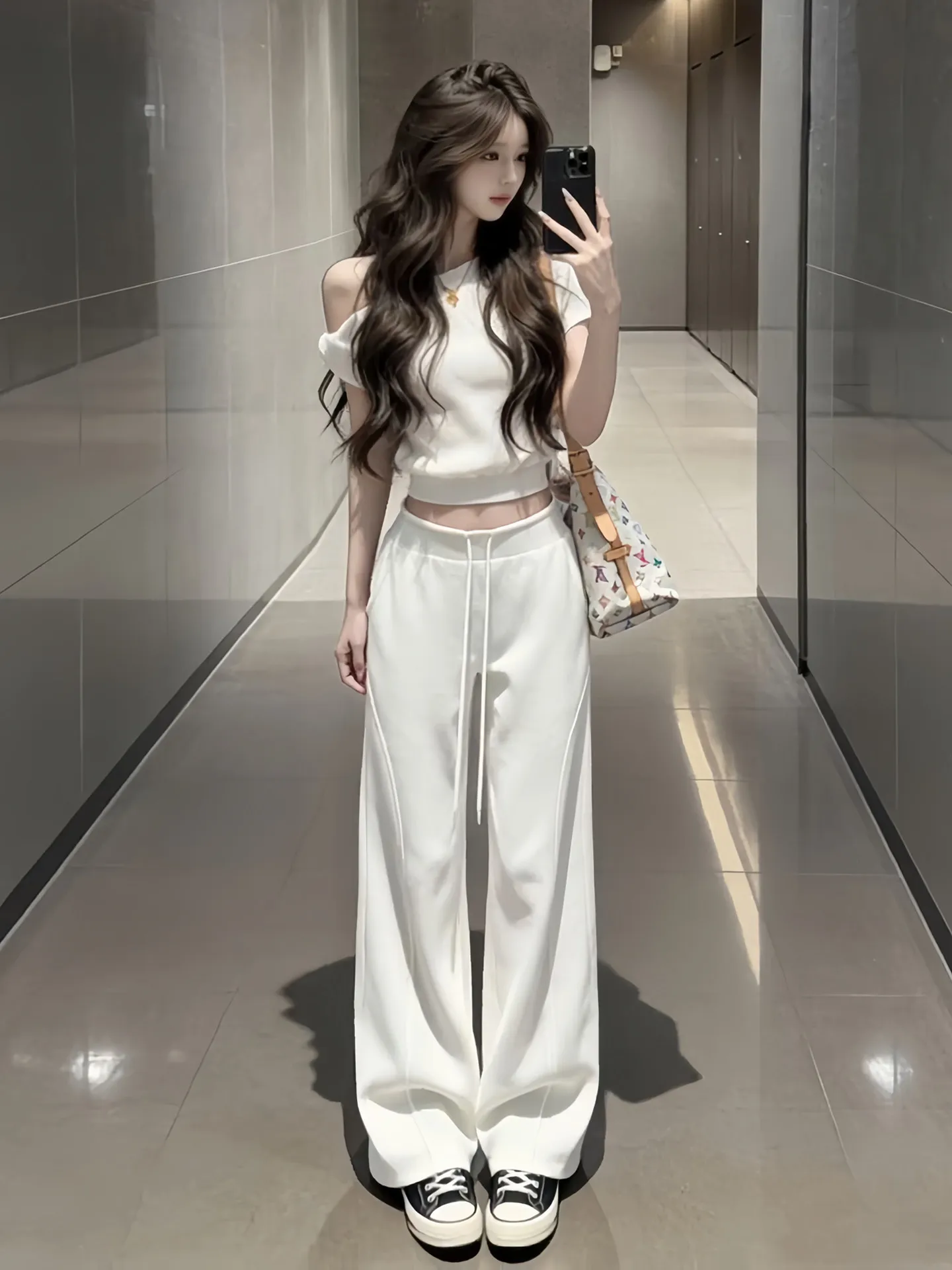 

Fashionable Korean Style Women's Summer Outfit Short Sleeve Asymmetrical Shoulder Wide Leg Pants Two Piece Set Breathable Cas...