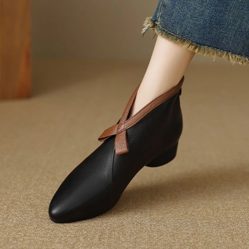 تشيلسي حذاء من الجلد للنساء دافئ مبطن بالصوف أنيق وأنيق الجوارب الأحذية الساخنة موضة 2025 Pu جديد في أحذية نسائية قصيرة #1