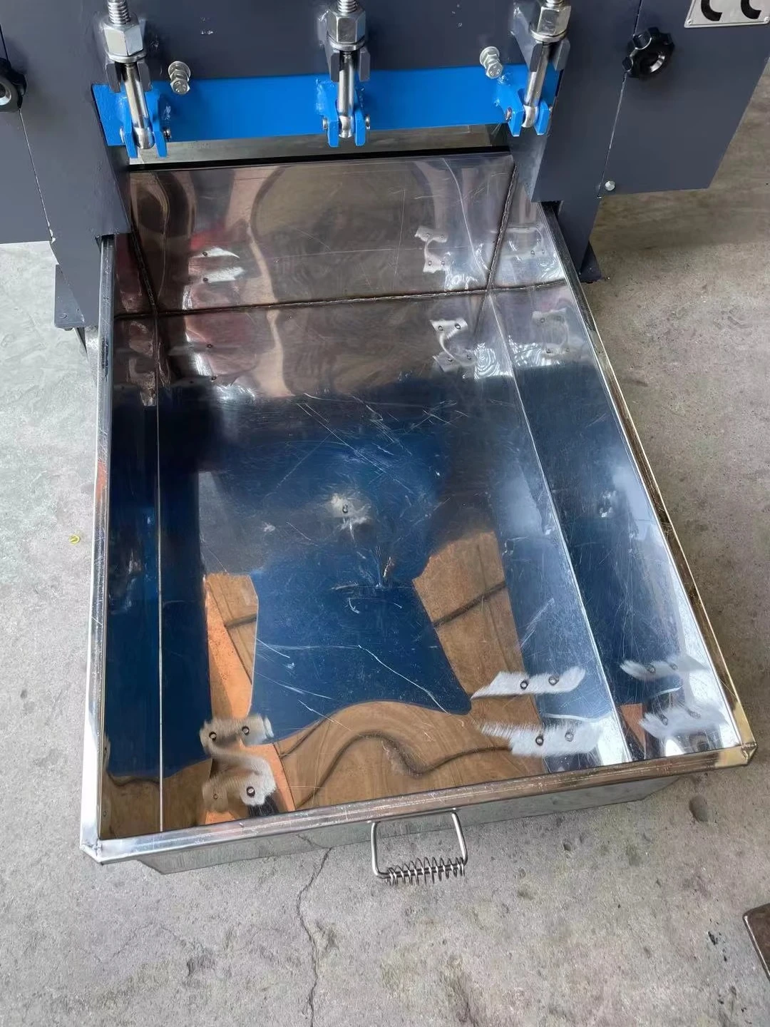 Mini  Plastic Crusher Waste PET Bottle Recycling Shredder Double Shaft Gearbox Pump Core