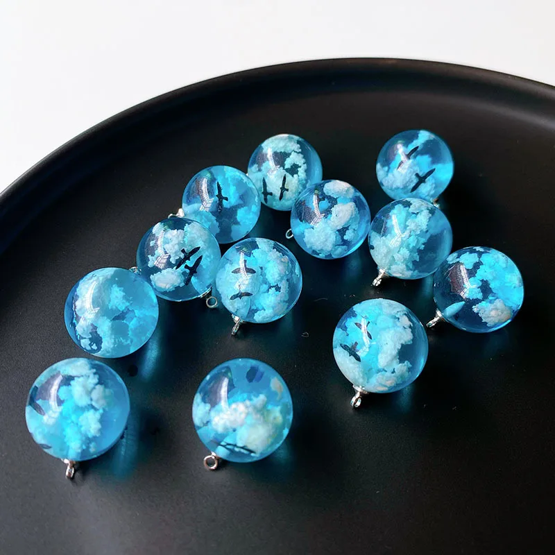 10Pcs Chic Transparent Acrylic Resin Round Ball Pendant Blue Sky Cloud Bird Eagle Charms for Jewelry Making Necklace Accessories