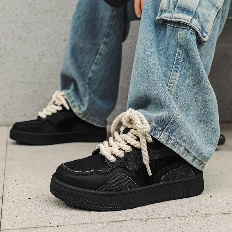 Nuove scarpe da tavolo casual quotidiane versatili e alla moda da uomo con scarpe alla moda da uomo comode e semplici, spesse, vendute, di altezza maggiorata
