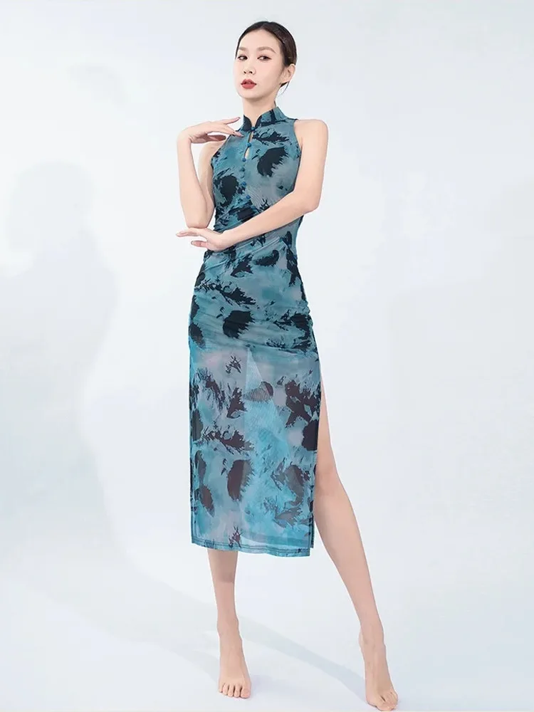 Costume de scène Kpop Slim Fit pour femmes, robe de danse classique, teinture par nouage, Sexy, Samba Latin, col montant, Cheongsam fendu pour adultes