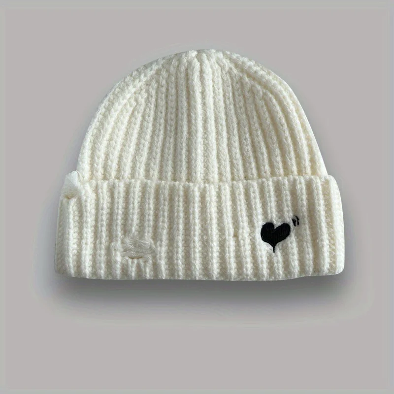 Heart-Shaped Hole Knit Hat for Women, Autumn and Winter, Large Head Circumference, Makes Face Look Smaller, Warm Ear-Protecting Cold Hat for Men