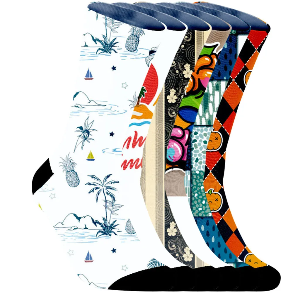 

Новинка 2025 года. Трехмерные носки с нежимающим носком и неожиданными носками, окрашенными распылением. Для длительных прогулок.