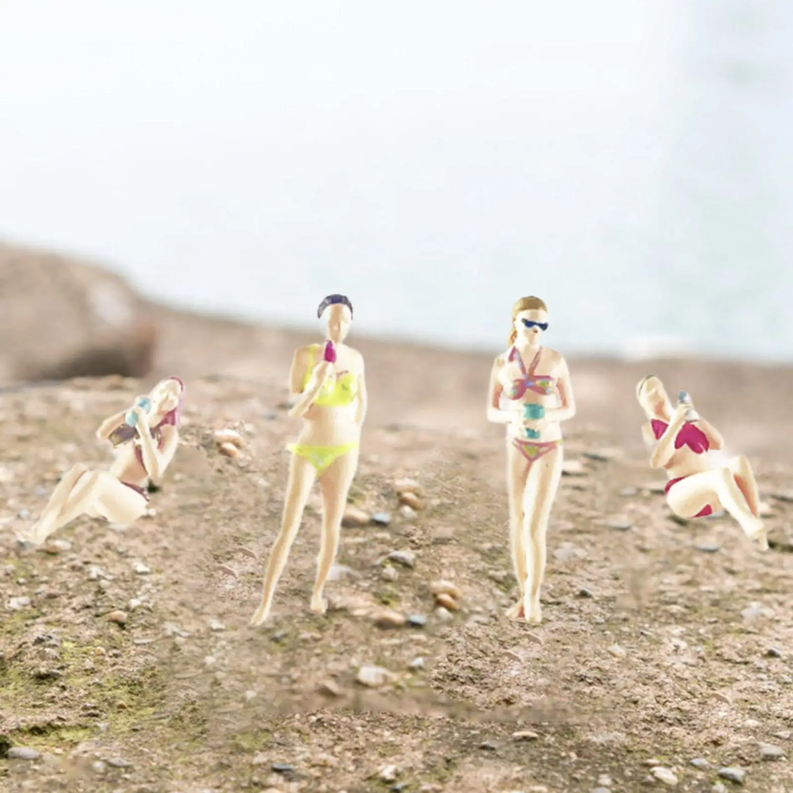 4 ชิ้น 1/64 Scale บิกินี่สาวรุ่นผู้หญิงรุ่นเรซิ่นการถ่ายภาพ PROP Tiny