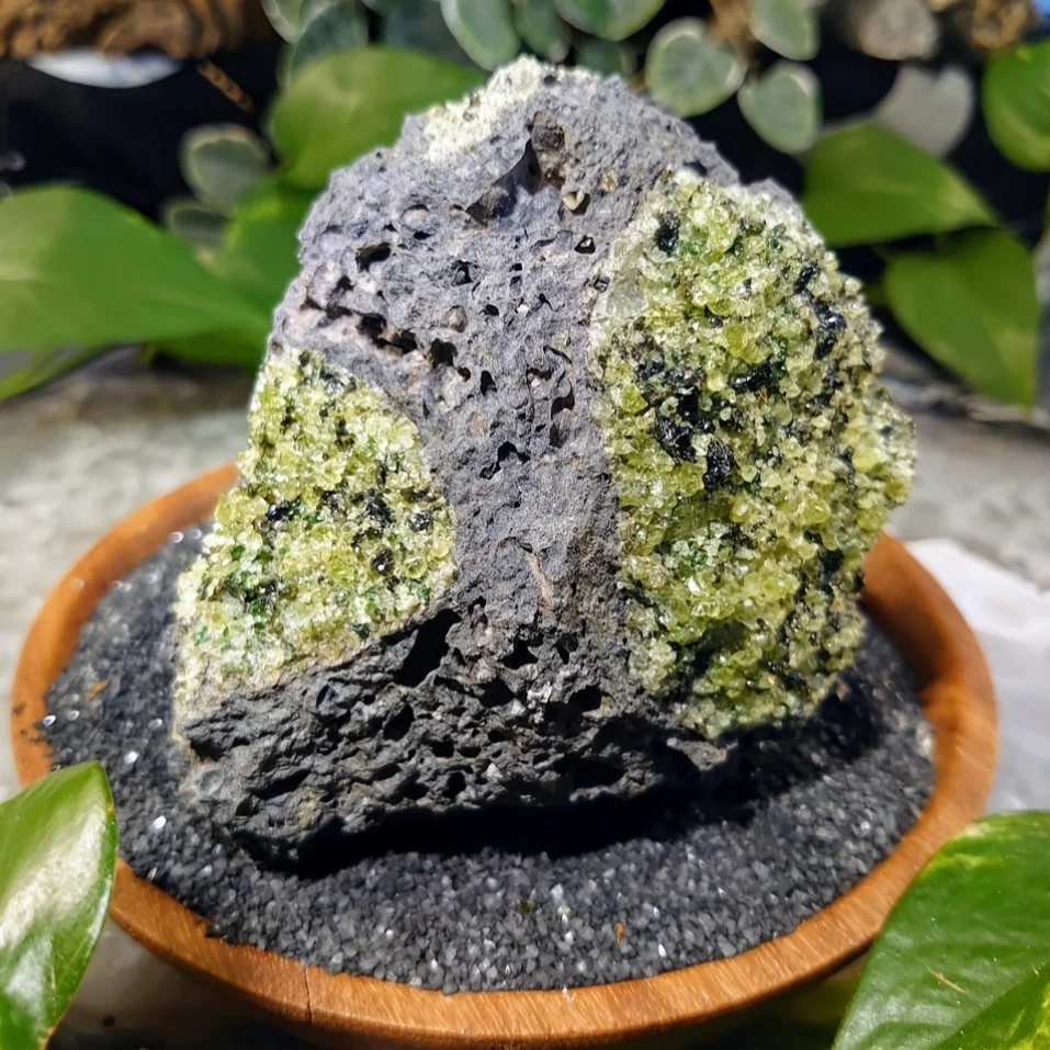 1pc CRYSTALHOLA Raw Peridot Olivine Volcanic Specimen, Basalt Crystal Cluster Ornament, Ideal for Collectors