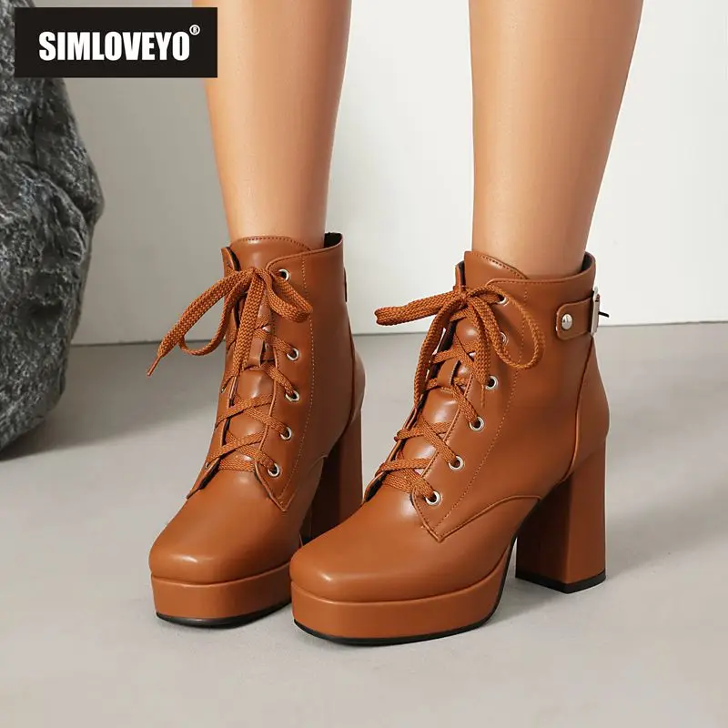 

SIMLOVEYO 2025 Винтажные женские ботильоны - квадратный носок, 9 см, массивный каблук, платформа 2 см, шнуровка, пряжка ремня, повседневная одежда, размеры 45-46