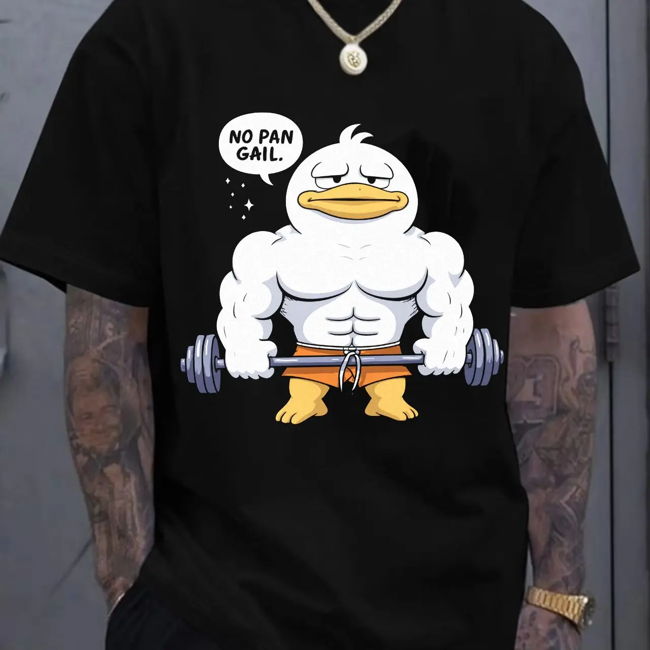 تي شيرت بطة بيضاء عضلية مع أقدام منقار برتقالي في شورت برتقالي يحمل الحديد NO PAN GAIL Speech Bubble Crew Neck - لعوب #1