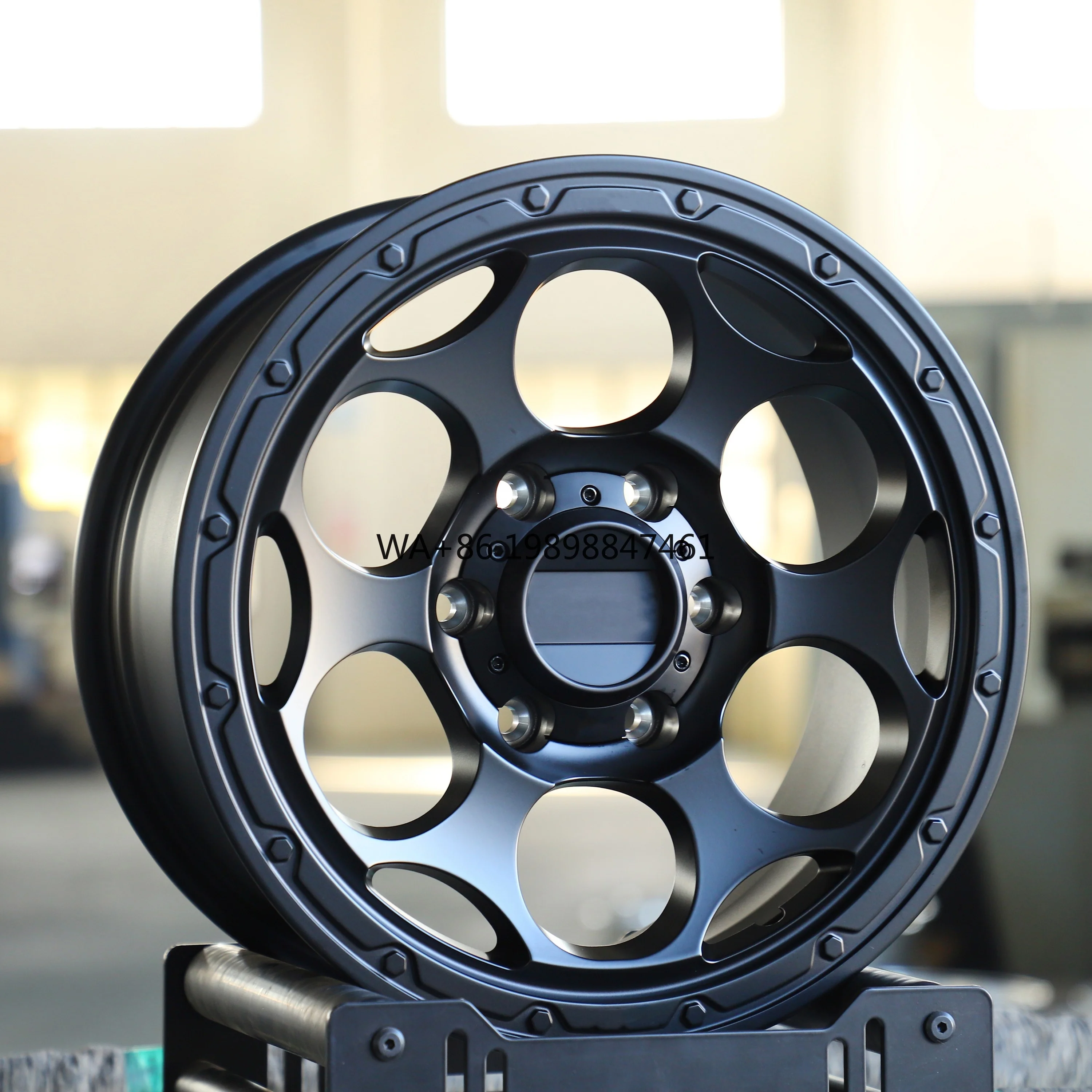 

Chinese Factory's Forged Sport Style 4*4 Off-Road Racing Car Wheels Vintage Round Hole Molding for Wild Horse