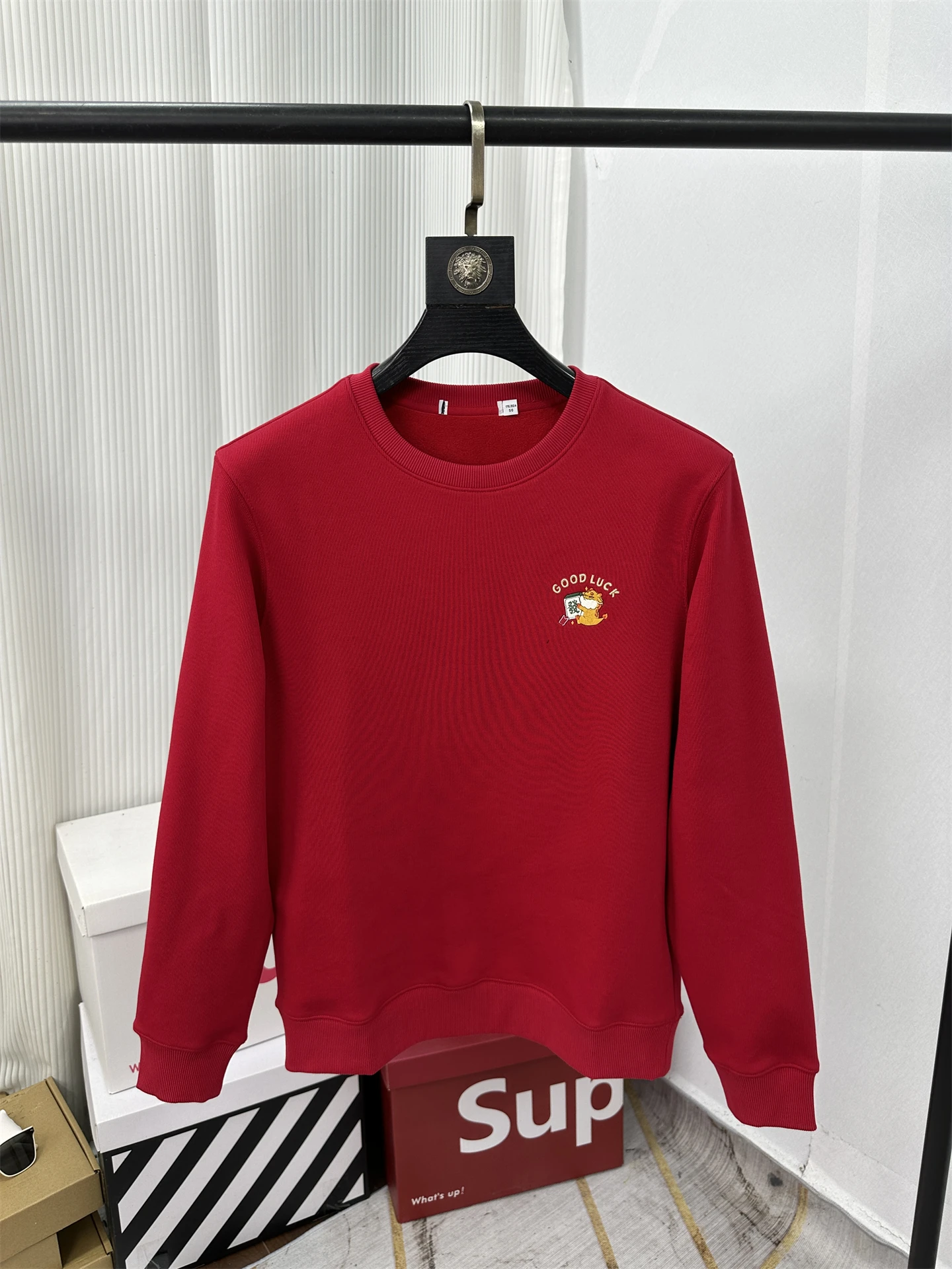 

Модный мужской свитшот с вышивкой, на флисовой подкладке, с длинными рукавами и круглым вырезом, красный, теплый, приятный для кожи, из смесового хлопка и полиэстера