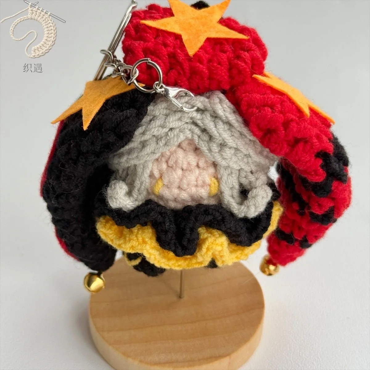 【 Finished Product 】 Freak Circus Pierrot Little Candy Handmade Hook Weaving Yarn Cosplay Doll Pendant DIY Keychain view 2