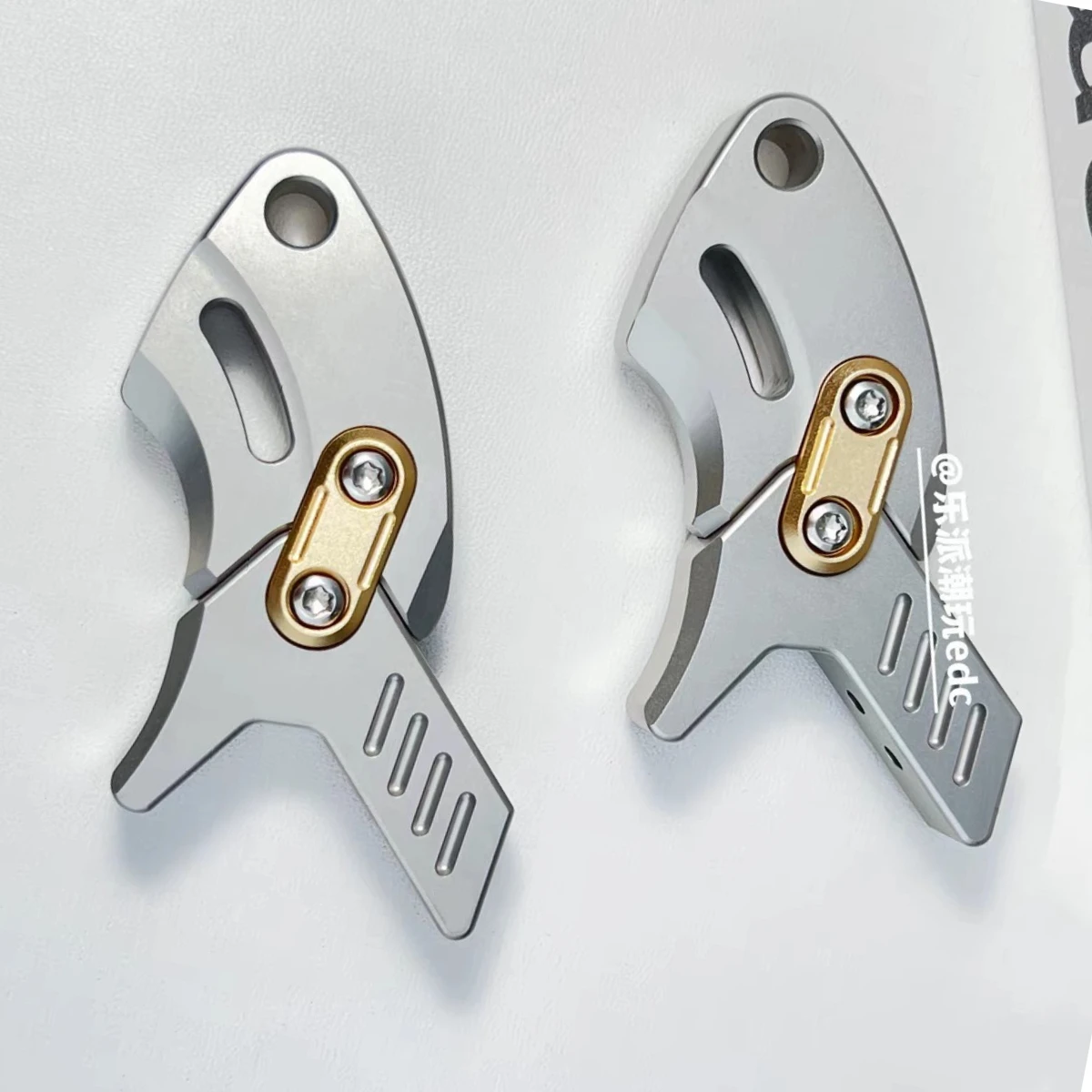 Dan Dan Tail Drag Replica composite toy tide play EDC metal magnet decompression toy metal tide play
