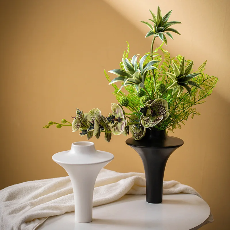 CAPIRON French Cream Ceramic Vase Minimalist Modern Nordic Art Decoration Centerpieces Tabletop Home Console Decor Interior Room
