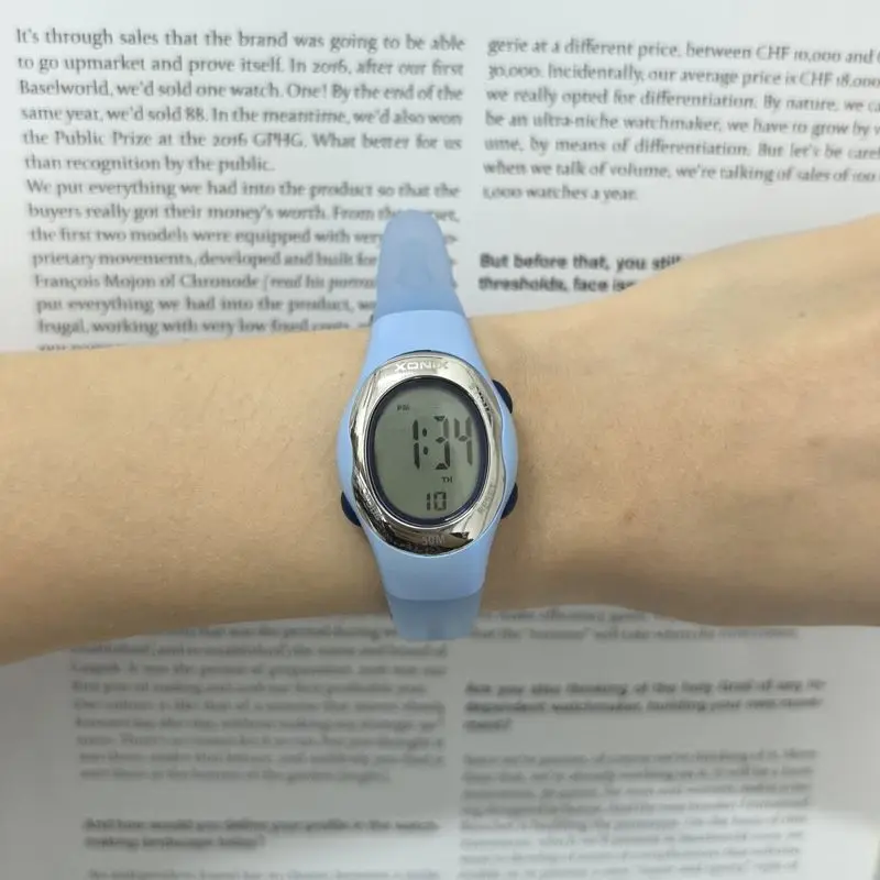 

XONIX Precise and simple temperament student electronic watch sports waterproof fashion girls girls children watch women FW