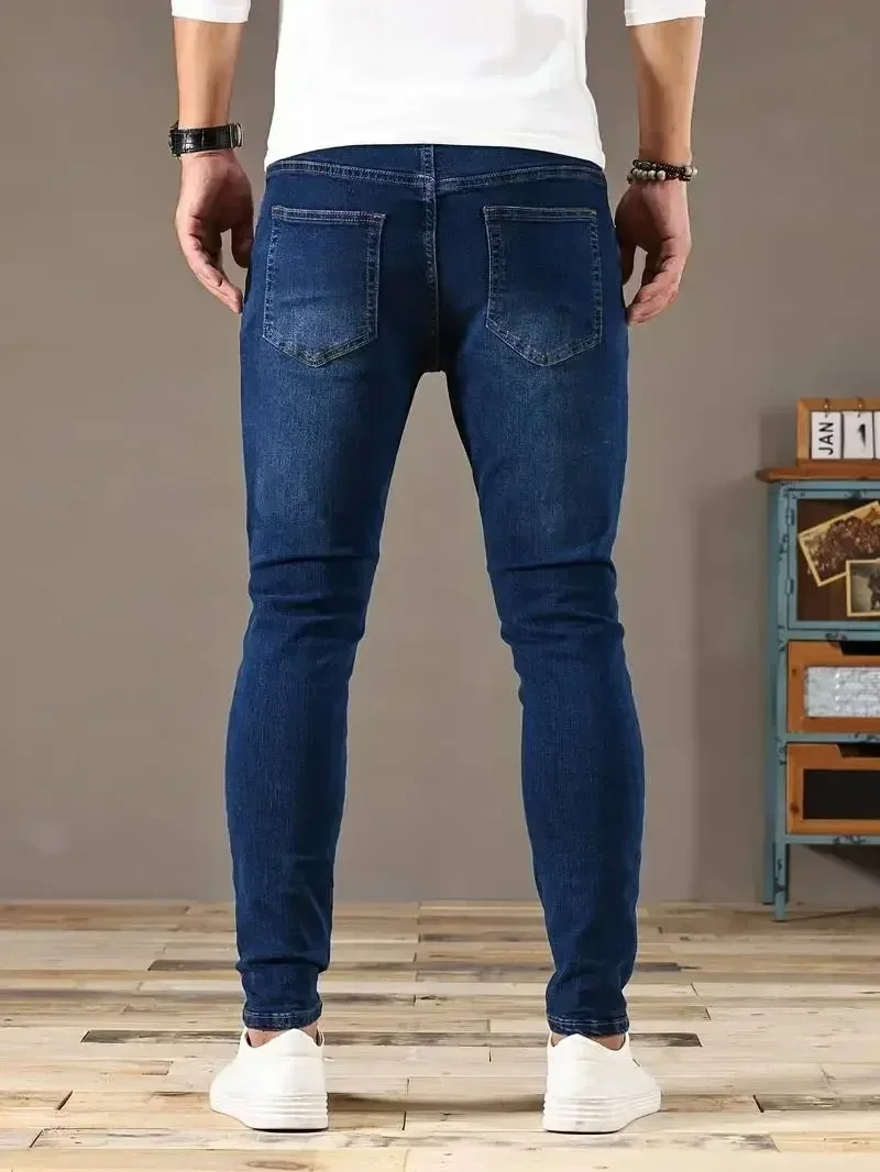 2025 primavera nuevos hombres Slim Fit clásico pantalones vaqueros ajustados Casual estilo callejero Casual hombres pantalones vaqueros ajustados hombre Slim Fit lápiz Denim azul