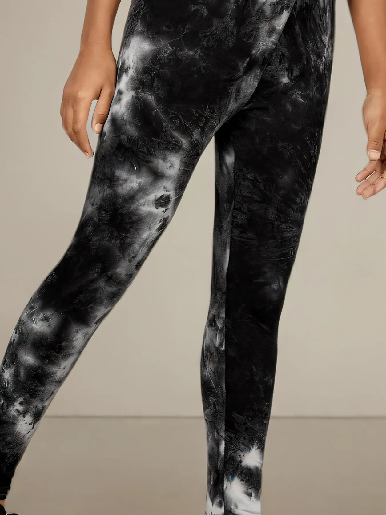 Trendige Mädchen Y2K Schwarze Batik-Stretch-Leggings Lässige Streetwear Tägliche Ausgehkleidung Vielseitig Kombinierbare Slim-Fit-Hose – Detail 5