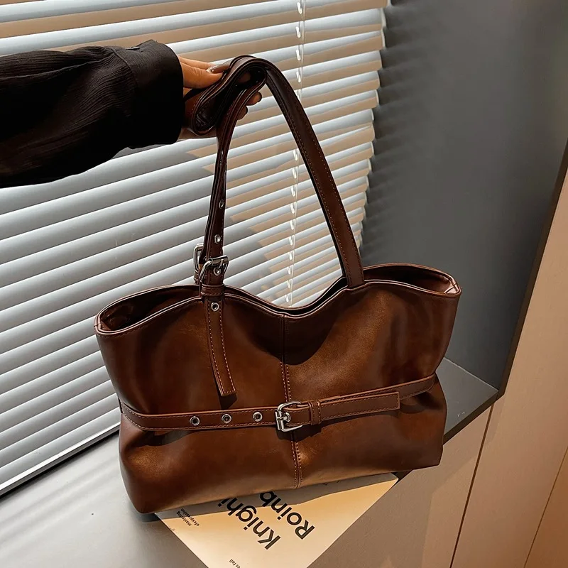 

2025 Новая большая вместительная сумка для женщин, водонепроницаемая кожаная сумка-шопер, модная рабочая сумка, просторная сумка для ноутбука для офиса