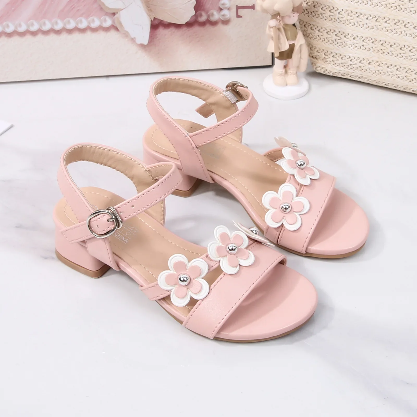 2026 Summer New Girls' Floral Princess Sandals Soft Breathable Sole Kids Fashion High Heel Shoes For Wedding Stage Daily Wear