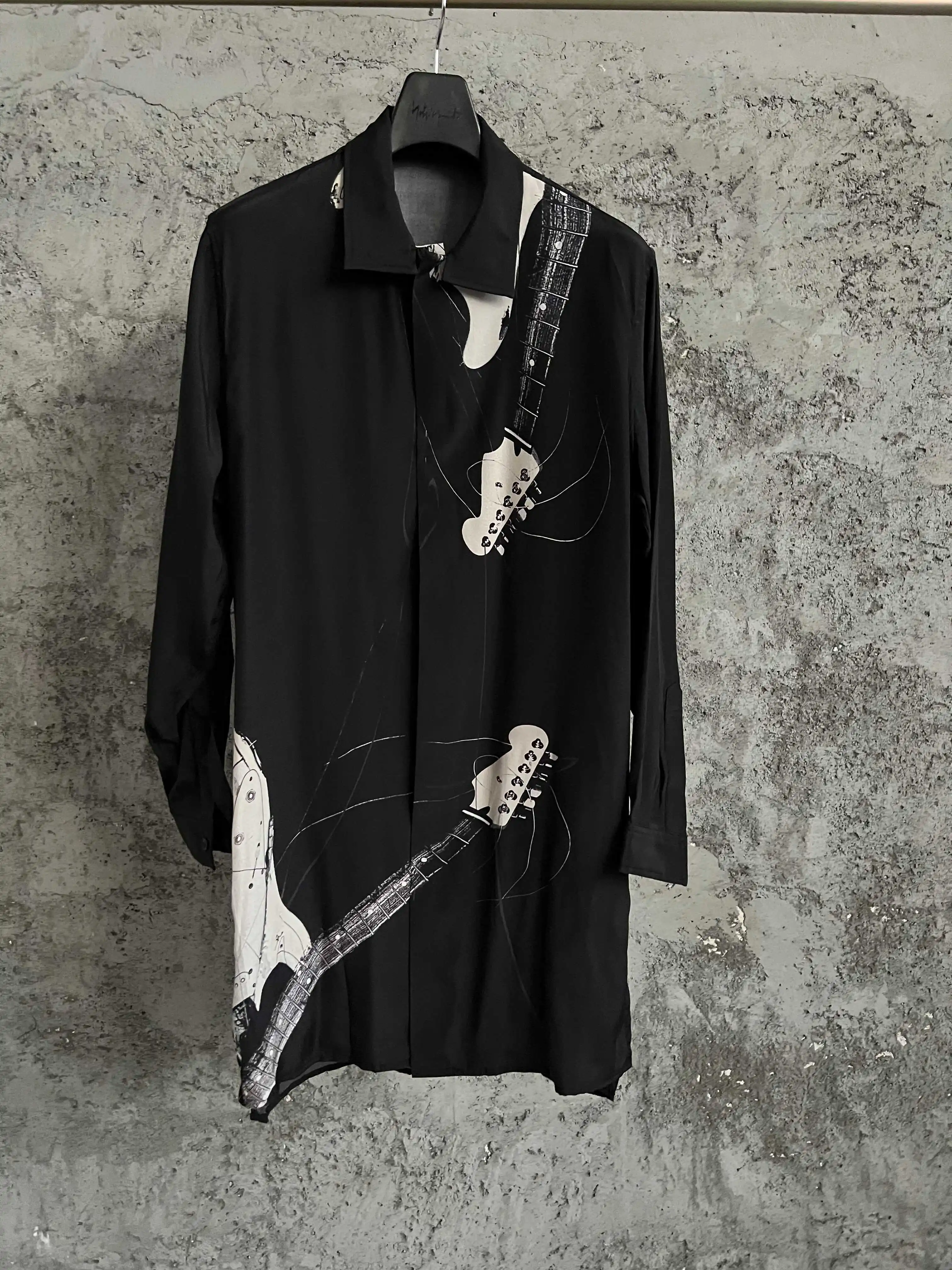 قميص مطبوع على شكل جيتار حريري، قميص فاخر خفيف من حرير التوت للرجال #1