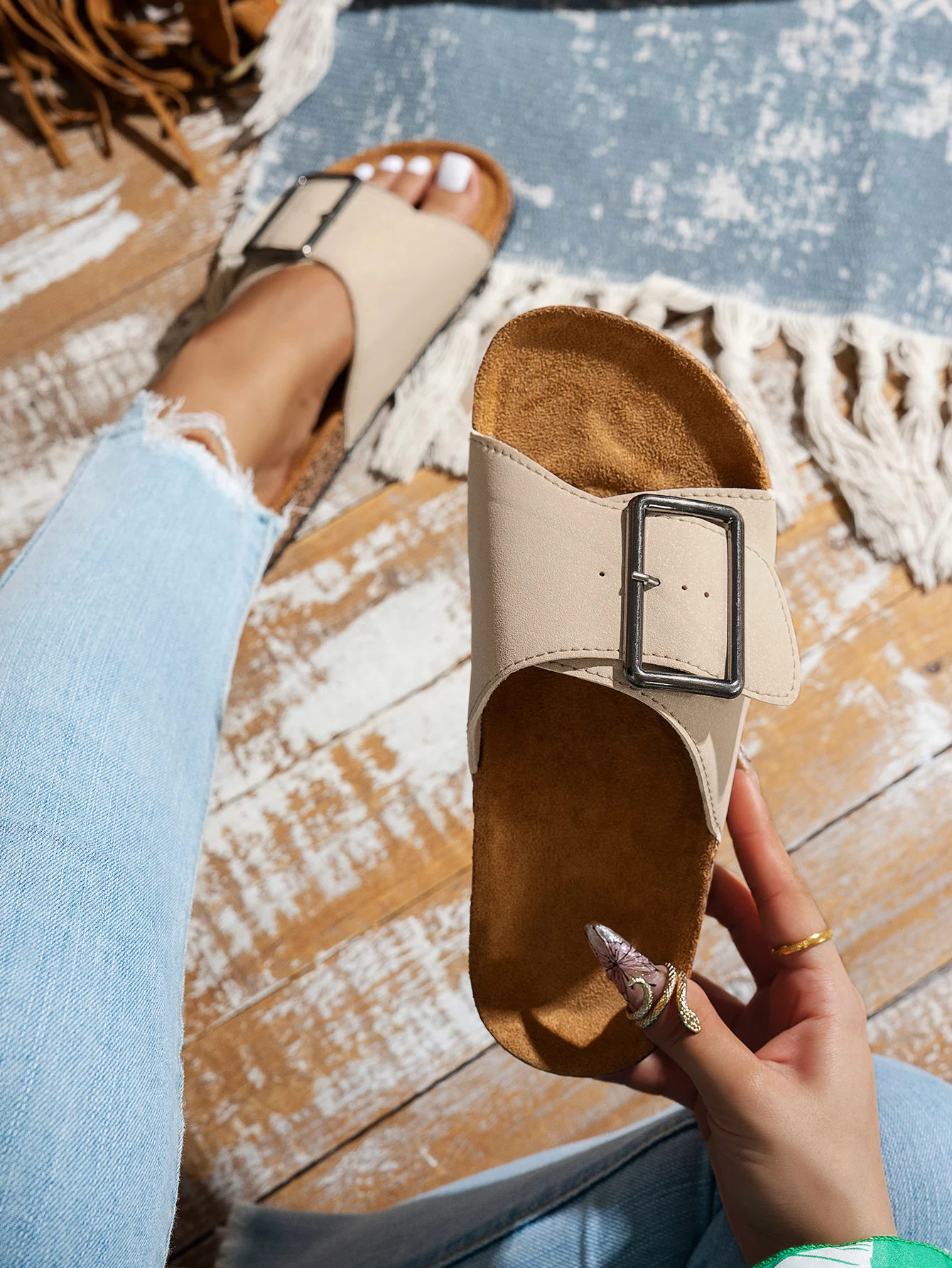 Damen- und Jugend-Mules, neue Retro-Freizeitschuhe für Frühling/Sommer, Slip-On-Modell mit Korkstruktur und PU-Obermaterial, Halbslipper mit doppeltem Riemen und verstellbarer Schnalle, geeignet für den Innenbereich, in verschiedenen Größen erhältlich – Detail 7