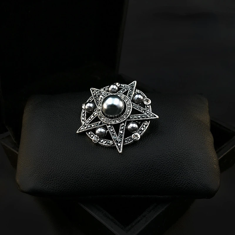Gehobene Retro Stern Mond Geometrische Brosche Exquisite Luxus Corsage Zubehör Frauen Anzug Dekoration Strass Schmuck Pins 920