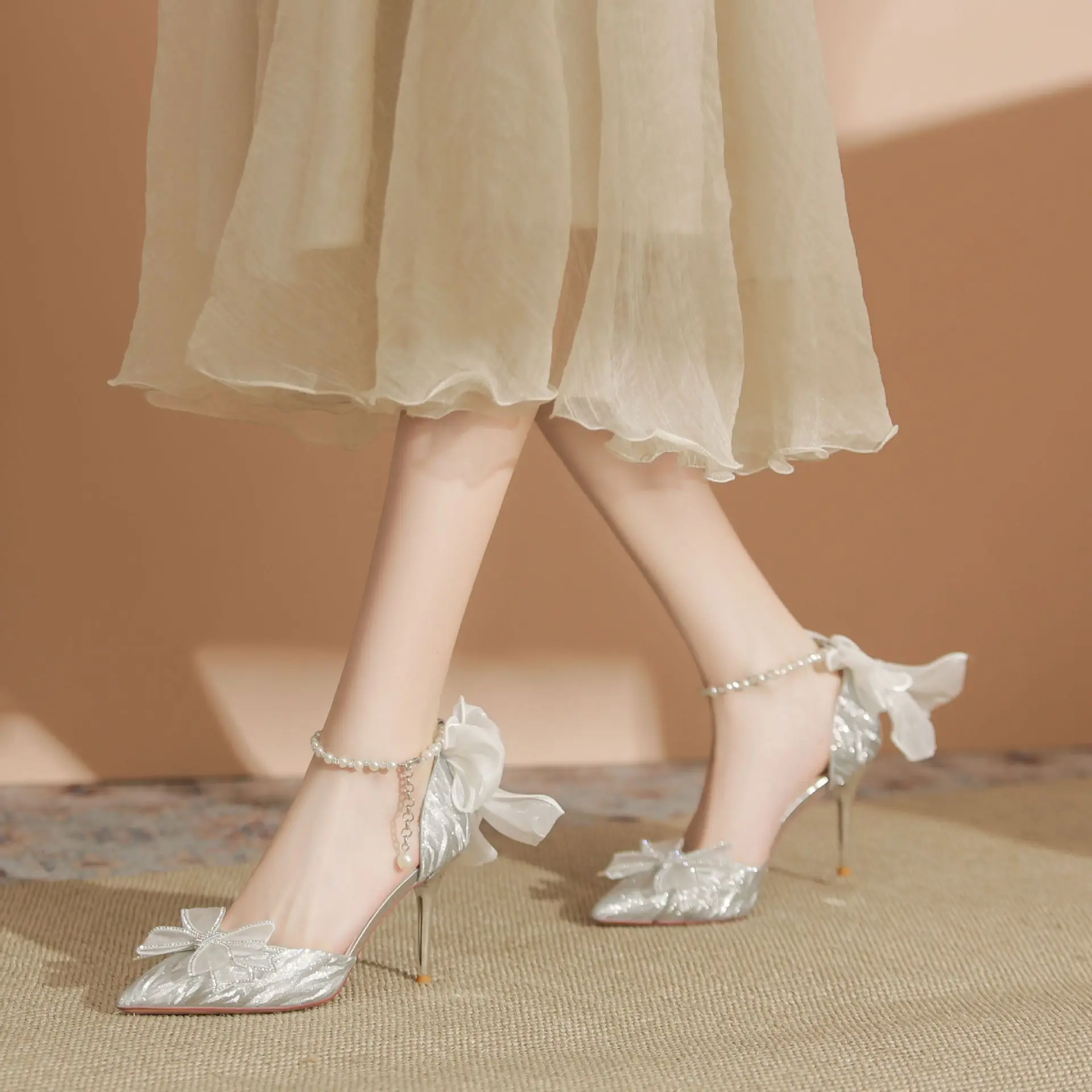 

Bow tiger skin pattern hollow thin heel pearl chain high heels single shoes women's high-end rhinestones