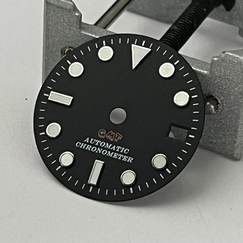 

The 28.5mm calendar blue-green dial is suitable for the nh35/34GMT dial movement watch accessories