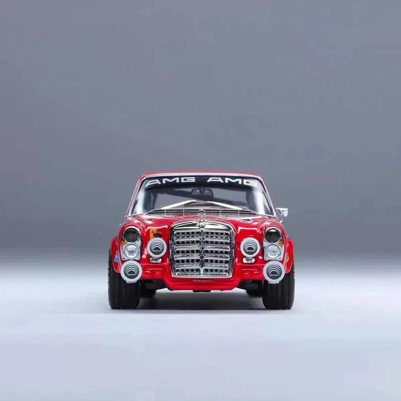 

Diecast 1/64 Scale 300SEL AMG No.35 Painted Alloy Car Model Ornament Souvenir Display Collection Hobby Gift