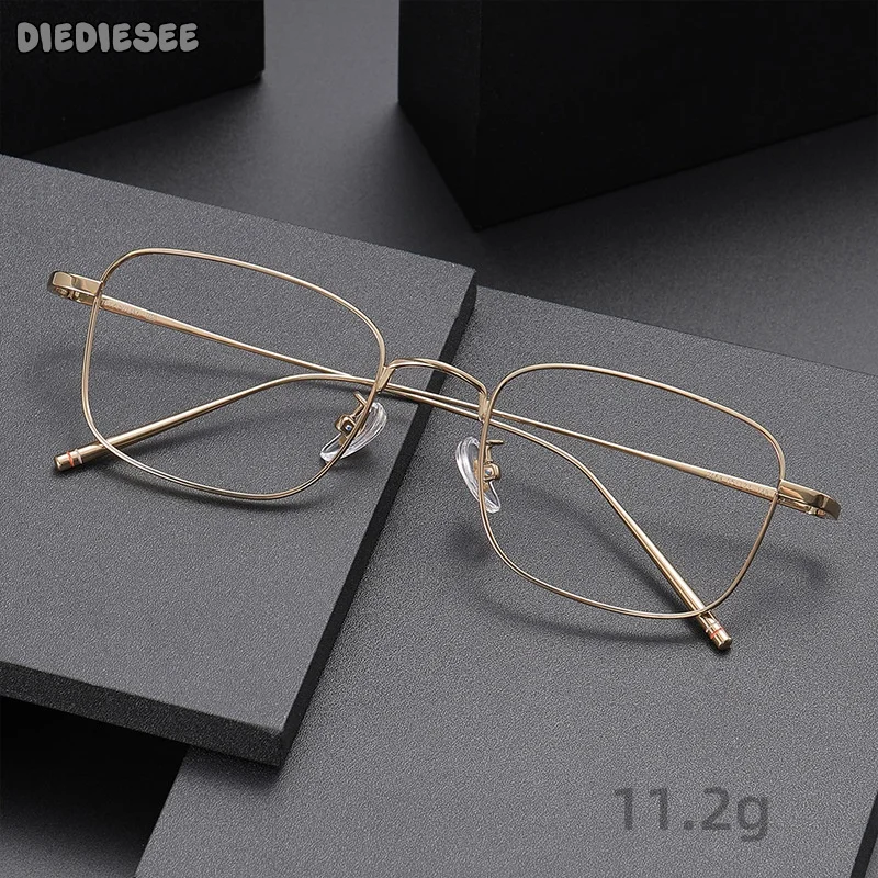 

DIEDIESEE Anti Blue Light Ultra Light Pure Titanium Eyeglass Frame For Myopia And Hyperopia Optical Prescription Glasses 2A68