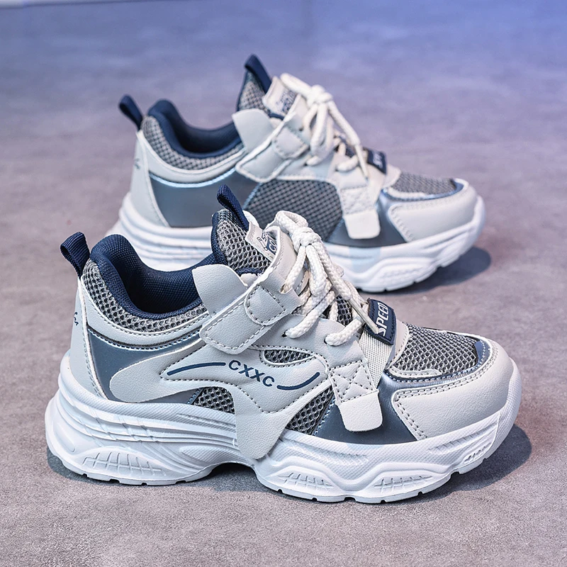 

A pair of children's sports shoes, with breathable upper, anti-slip and wear-resistant sole, and a Velcro designHE-2061