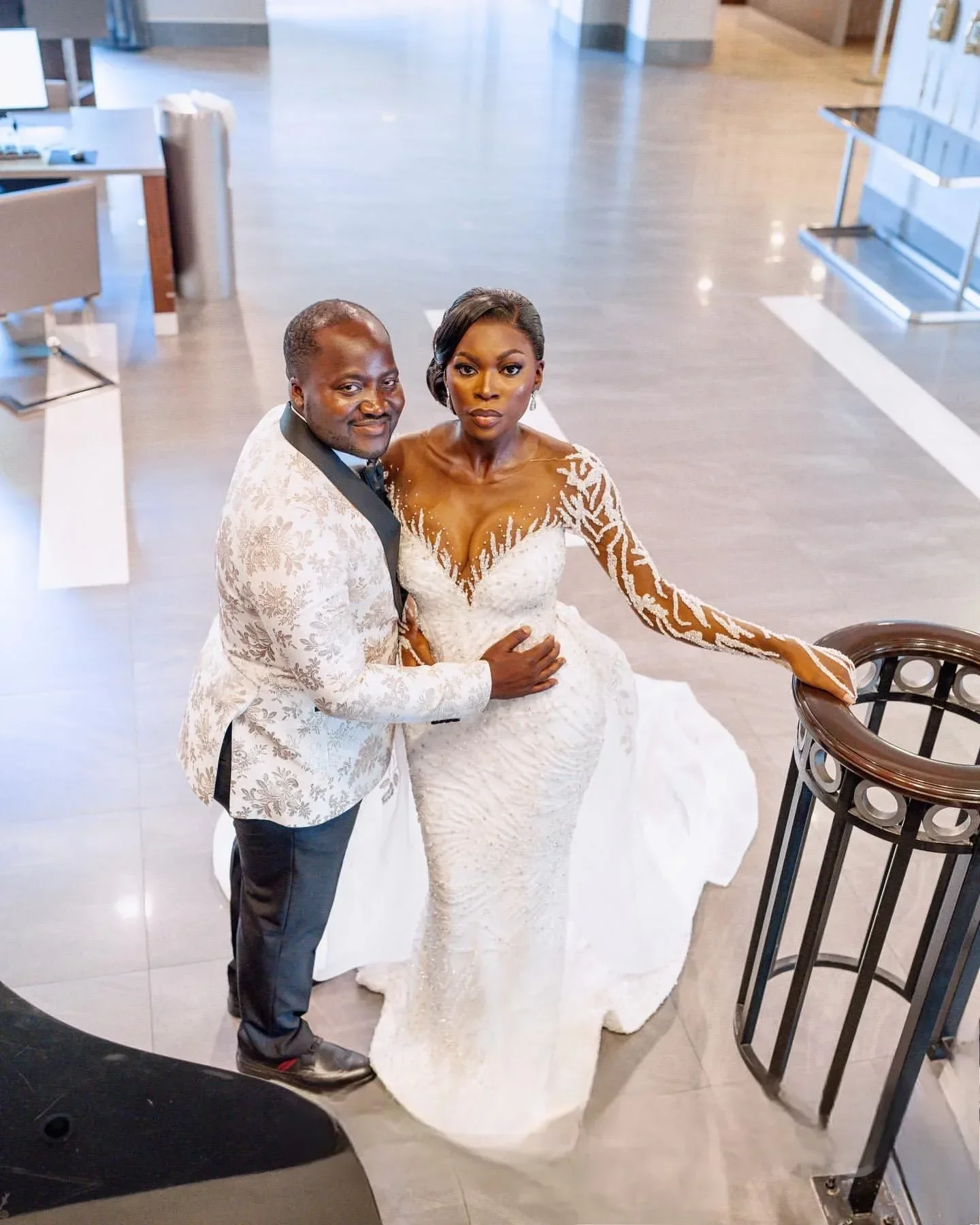 Customized  Sheer Neck  Shinny Beads Sequins Wedding Dress with Removable Skirt Robe De Mariee  Long Sleeves Luxury  Bridal Gown