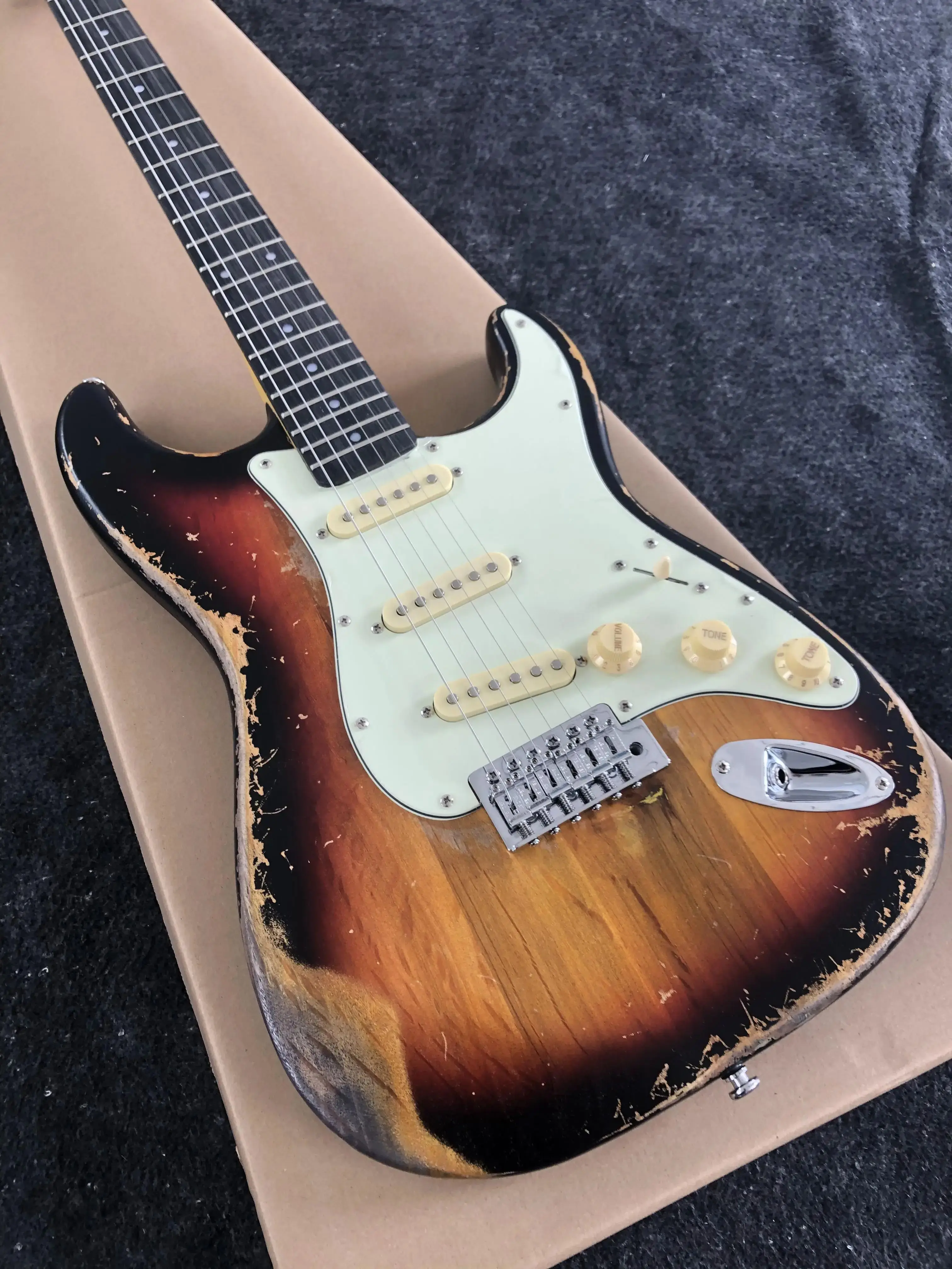 

Heavy Relic Sunburst Color Alder Maple Neck Rosewood Replica Guitars High Quality Guitar Custom Instrument Musical