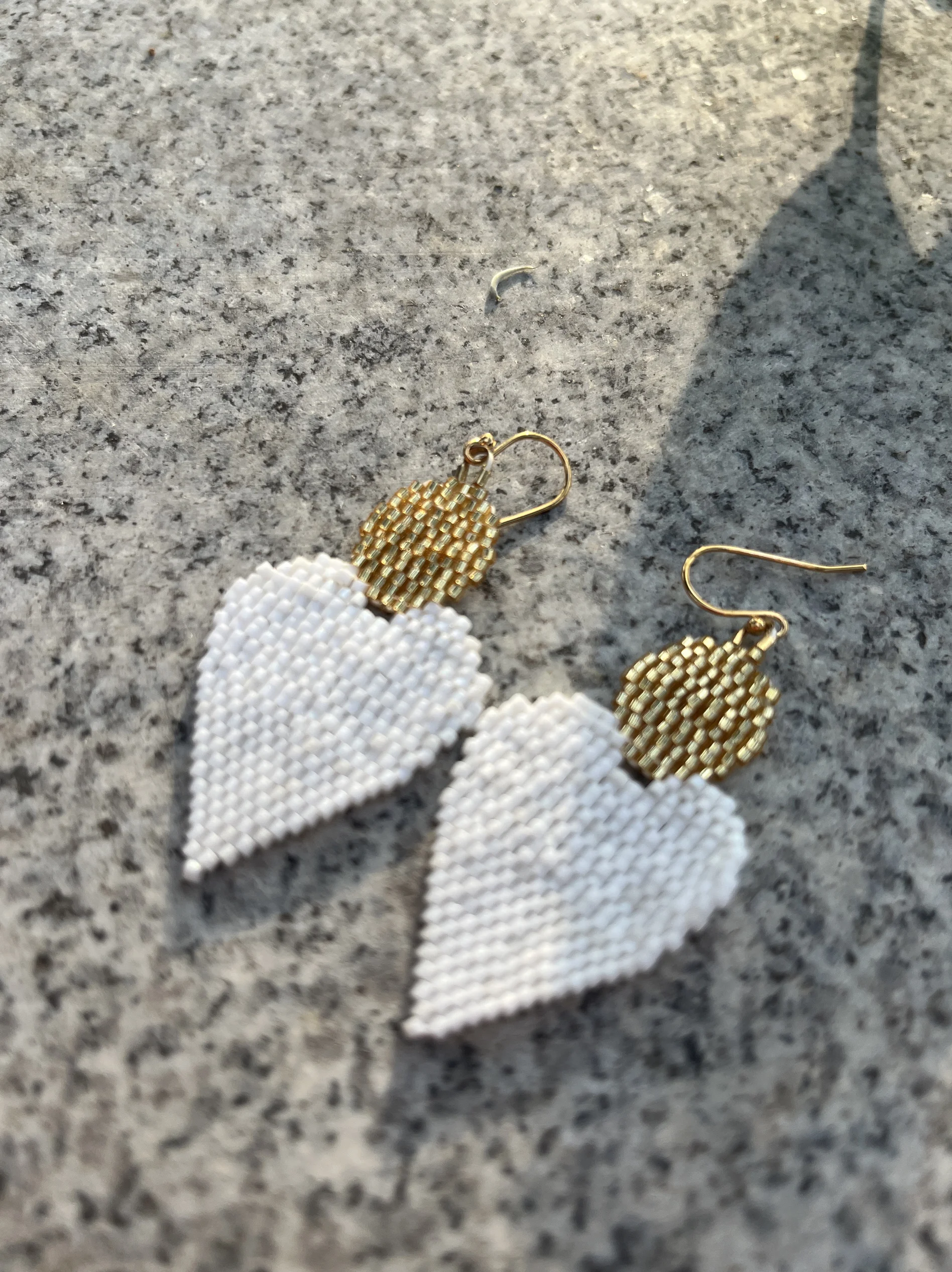 ZGMXR Heart-Shaped Rice Bead Earrings for Women Hand-Knitted Bohemia Alloy Fashion Simple Beaded Jewelry Accessory