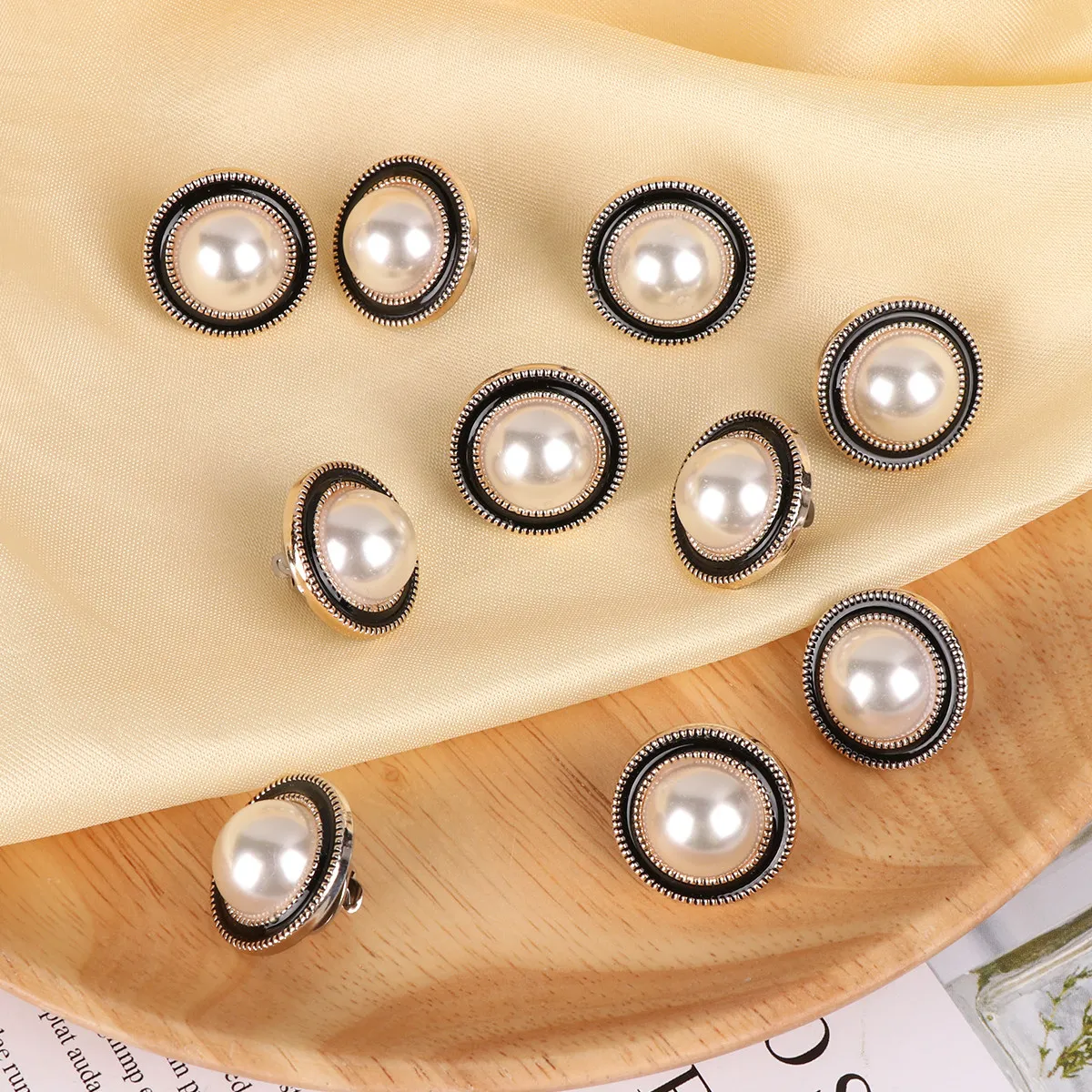 10Pcs Pearl Buttons Round Shape Strong Reliable Craftsmanship Multi Purpose Clothing Fastener for Jackets Hats Jeans Down