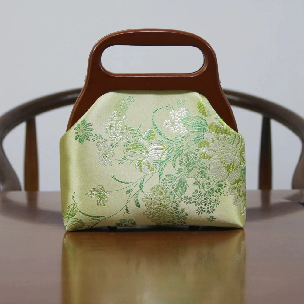 

Chinese-style Brocade Cheongsam Banquet Wooden Handbag Ethnic Style Retro Design Single Shoulder Crossbody Fashion Lady Bag